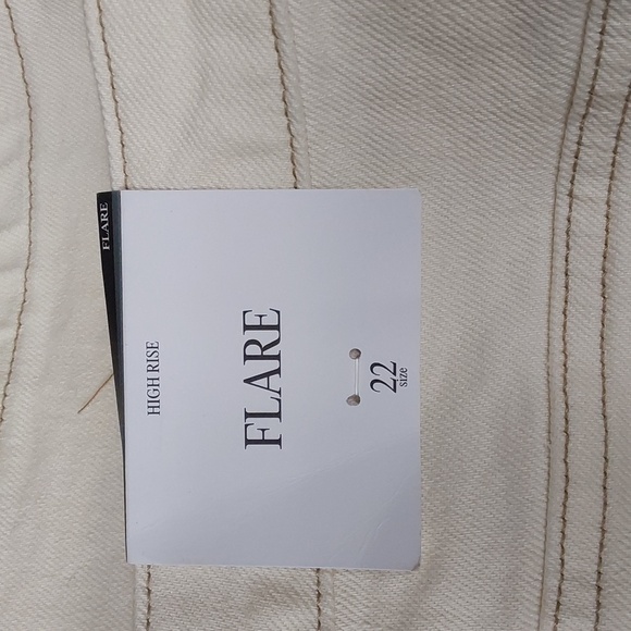 WOMEN'S FLARE LEG DENIM PANT | FUTURE COLLECTIVE | 22 - Picture 13 of 14